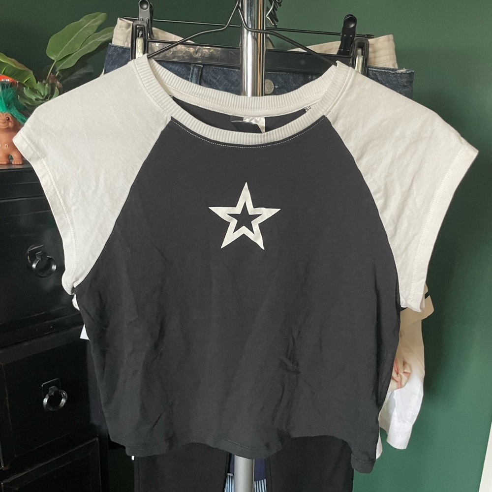 Star Y2K cropped baby tee